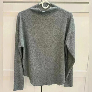 Chaser Long Sleeve Shirt Thumb Holes Scoop Hem Size L Mock Neck Heather Gray